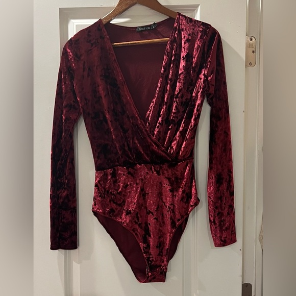 Tall Crushed Velvet Wrap Bodysuit Boohoo - color Wine, size 4 - Picture 2 of 3